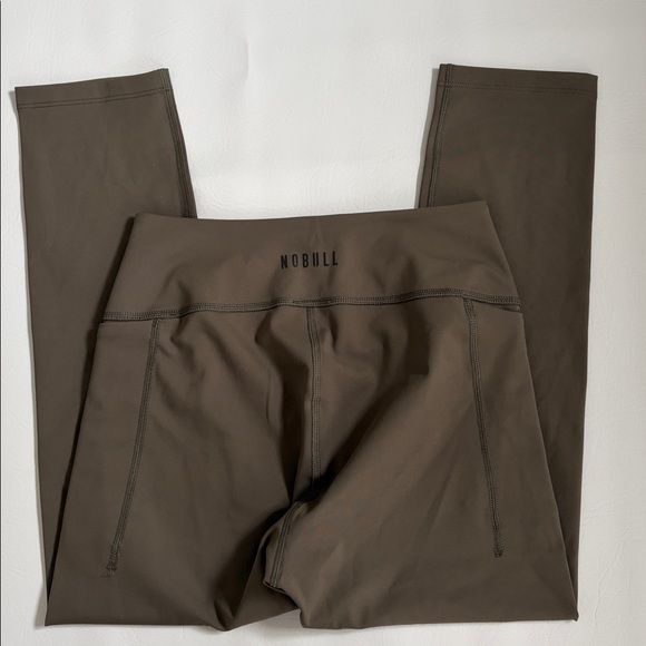 NOBULL Pants - NOBULL Leggings Crop 21” Leggings Pockets Olive Green Size Small